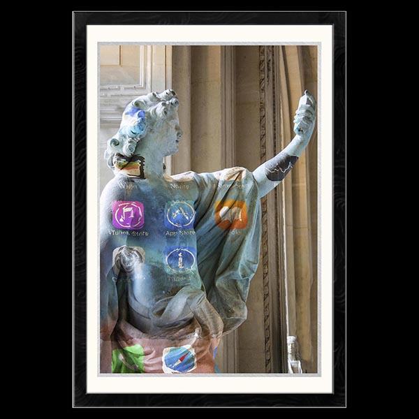Louvre Statue selfie